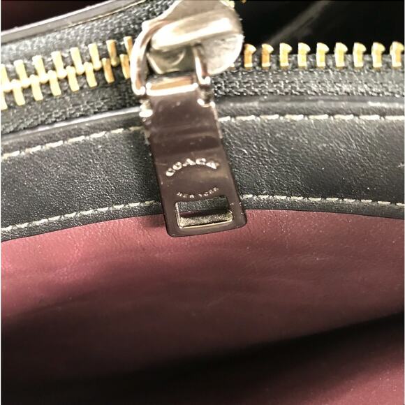 COACH Swagger 27 Tea Rose Tooling Leather Bag Black Rare Unique Clasic Old Money - Picture 10 of 14